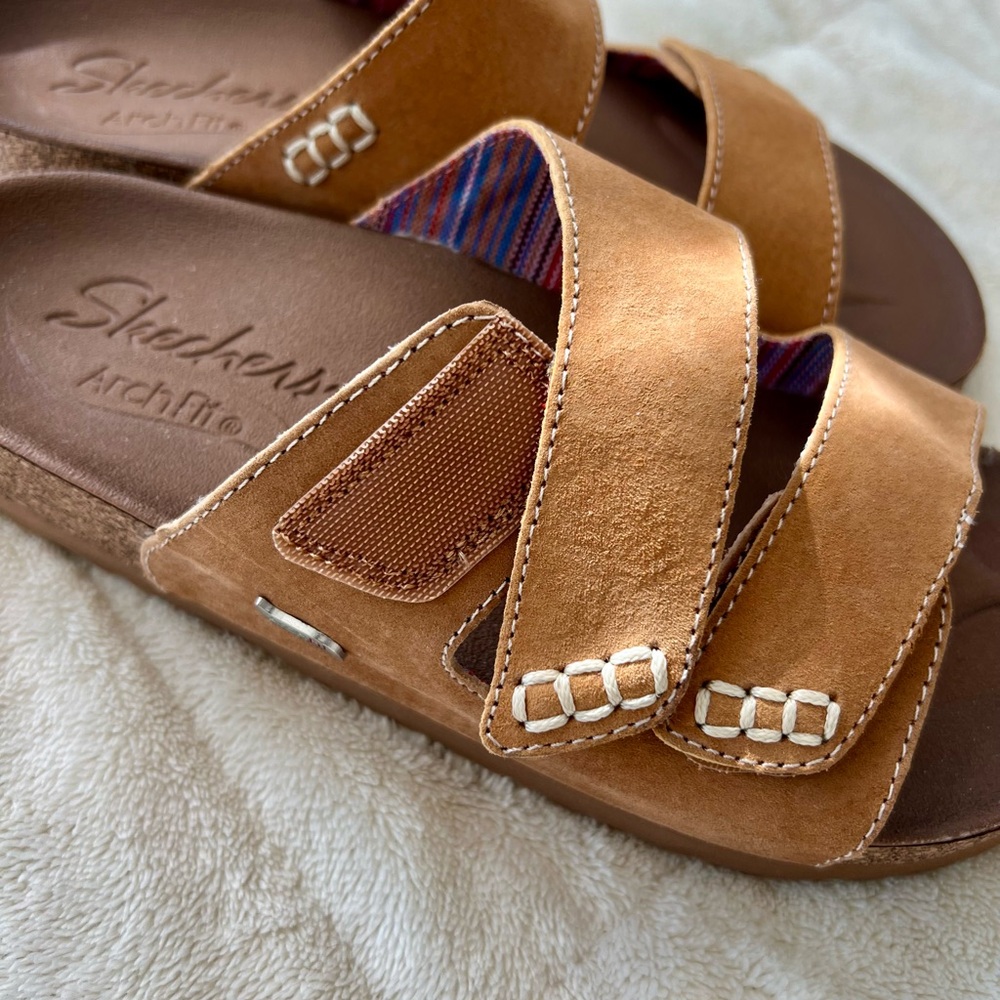 🌎 NWOB Skechers Arch-Fit Granola Slides Size 6